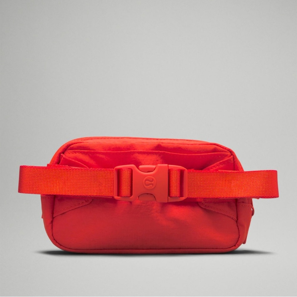 Lululemon Mini Belt Bag - Picture 4 of 8